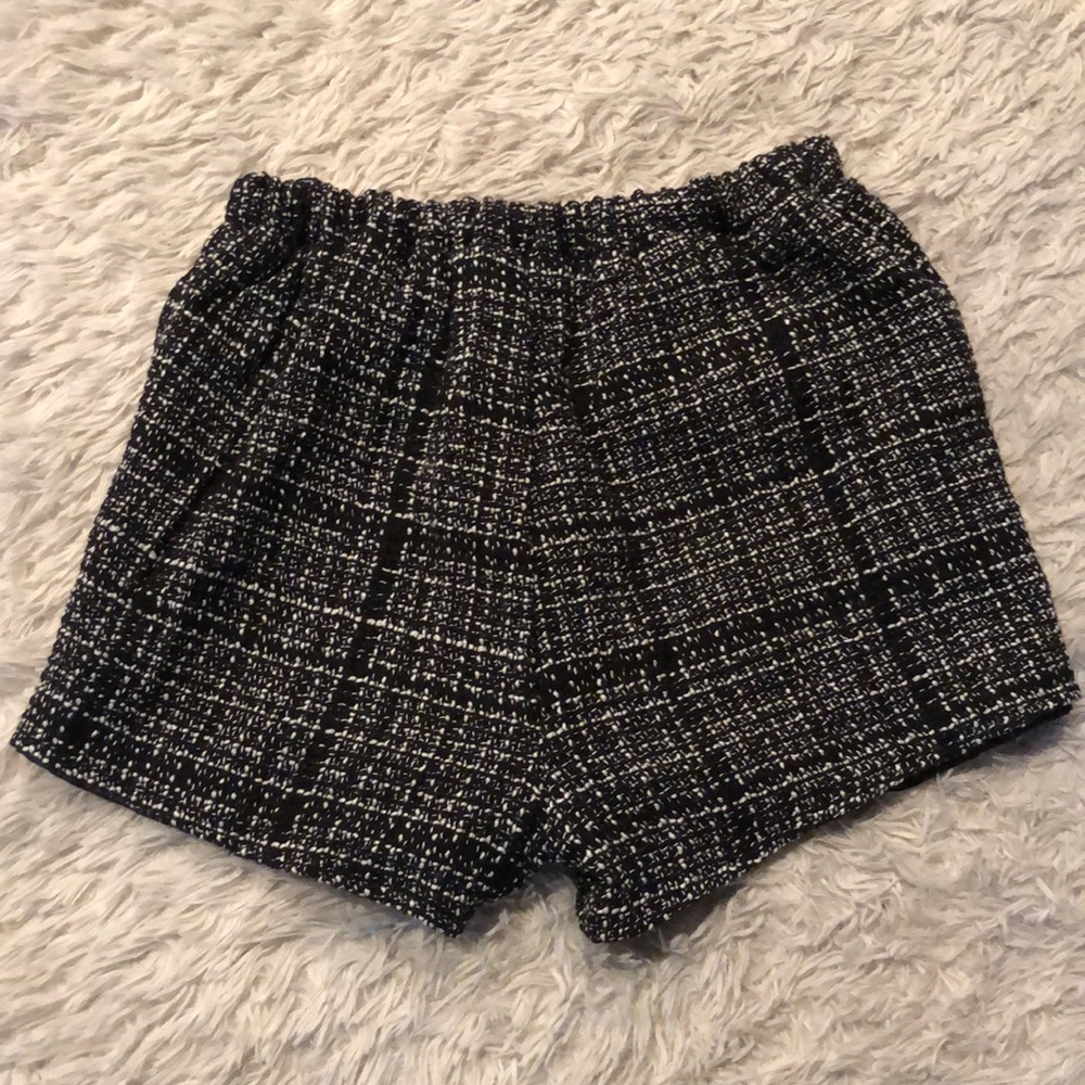 Shorts - Picture 2 of 5